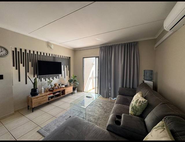 2 BEDROOM APARTMENT FOR SALE IN BARBEQUE DOWNS